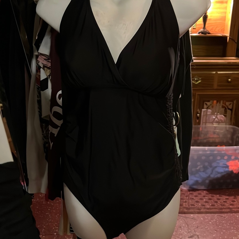 Motherhood swimsuit size small worn once